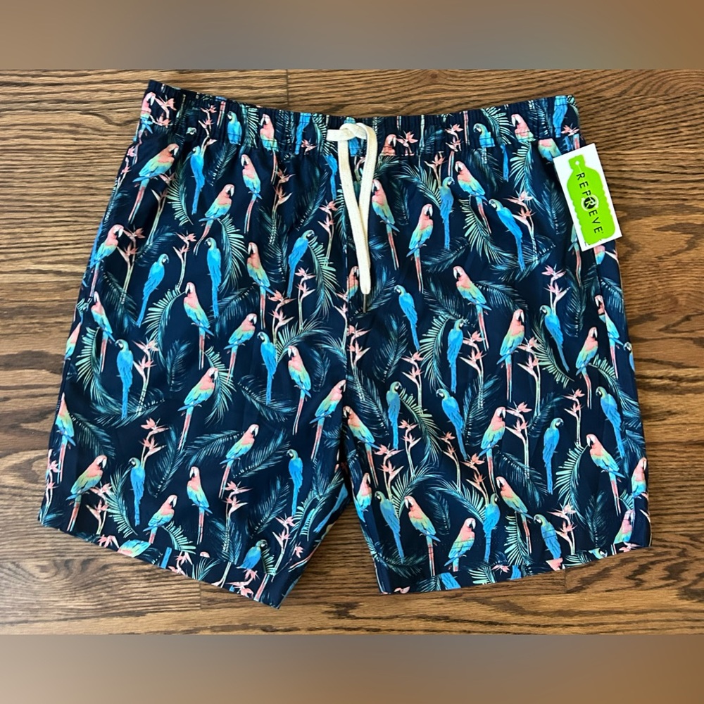 Nordstrom Rack Swim Trunks Blue Parrot Pattern Size Large NWT